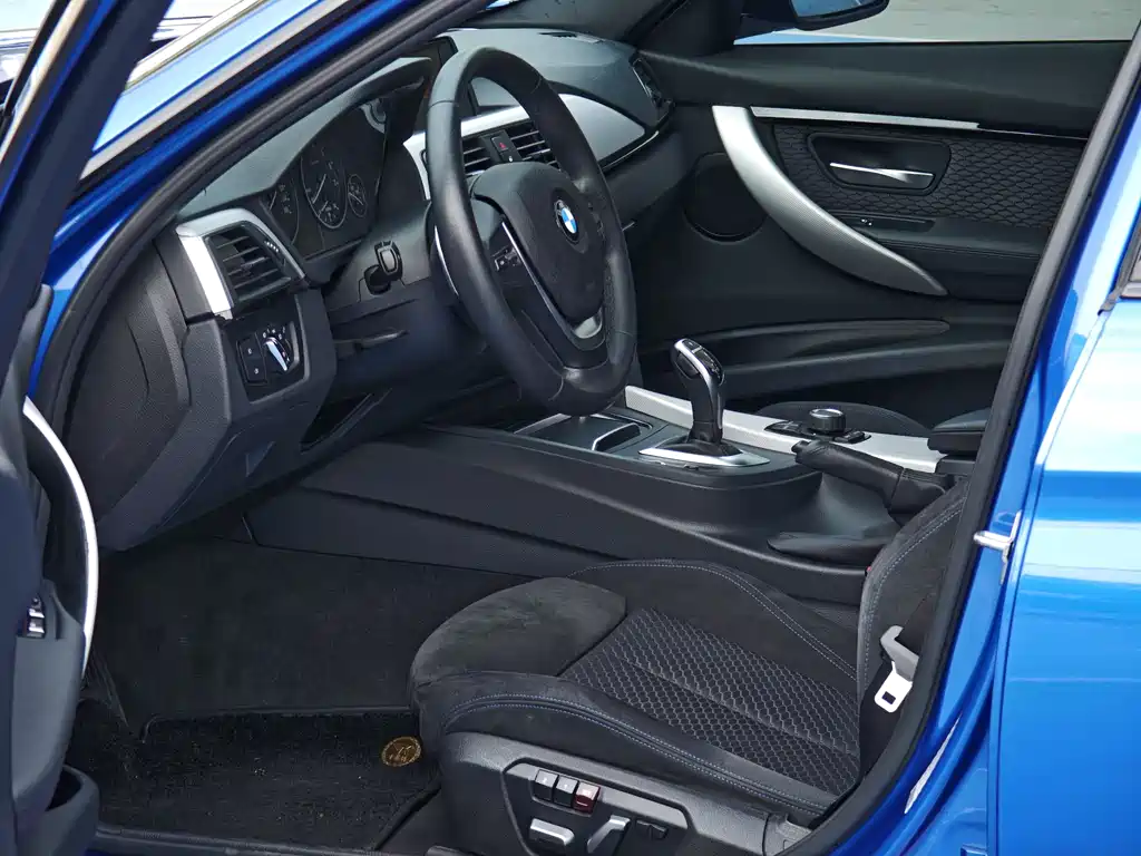 BMW 3 Series 2017 — фото 10