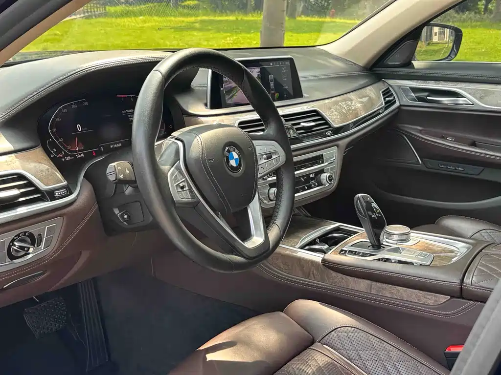 BMW 7 Series 2021 — фото 15
