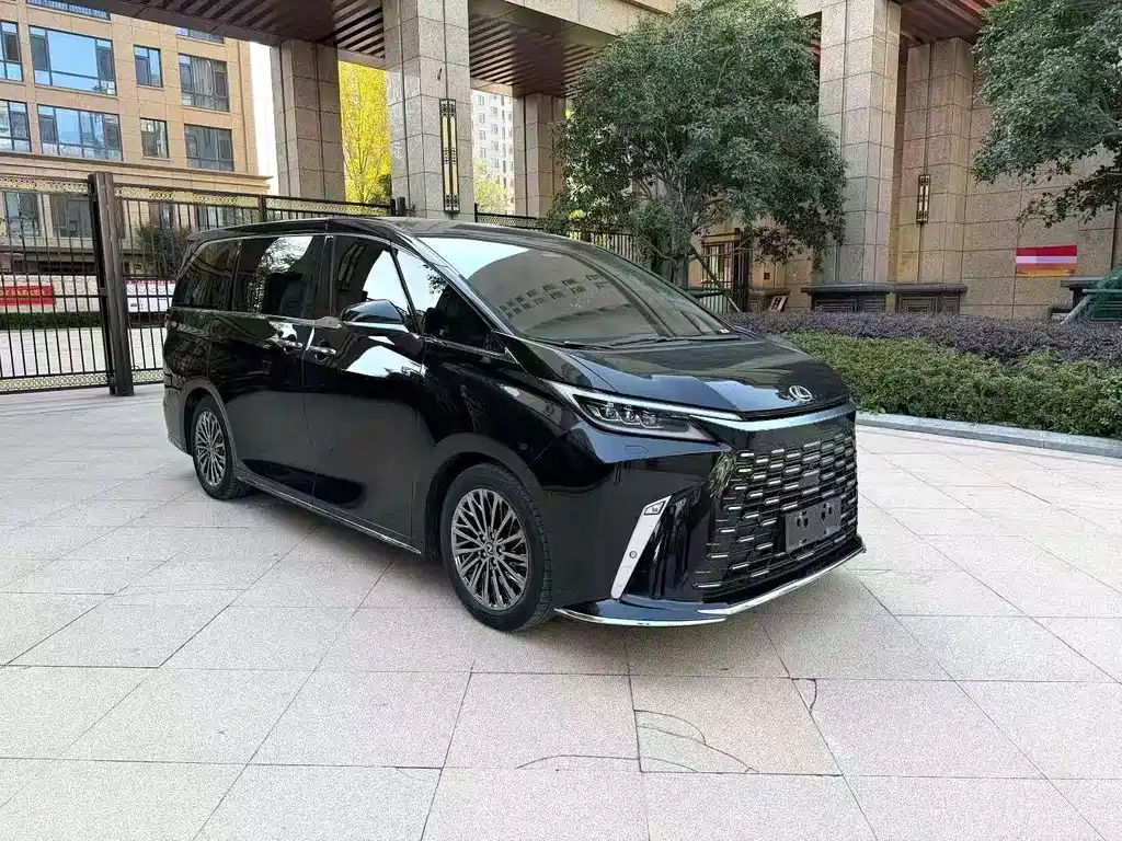 Lexus LM 2023