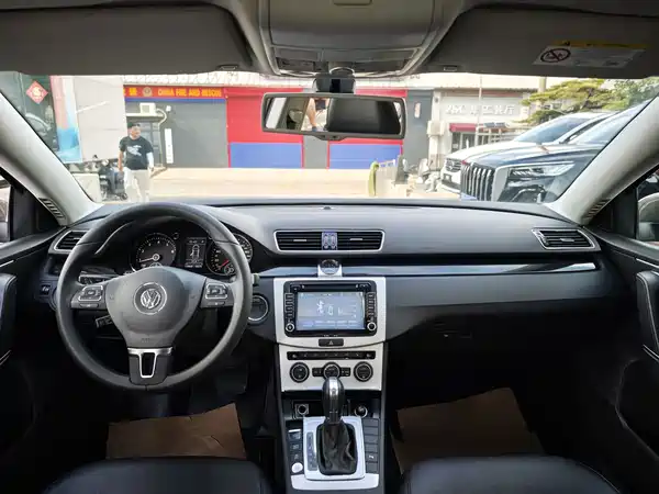Volkswagen Magotan 2016