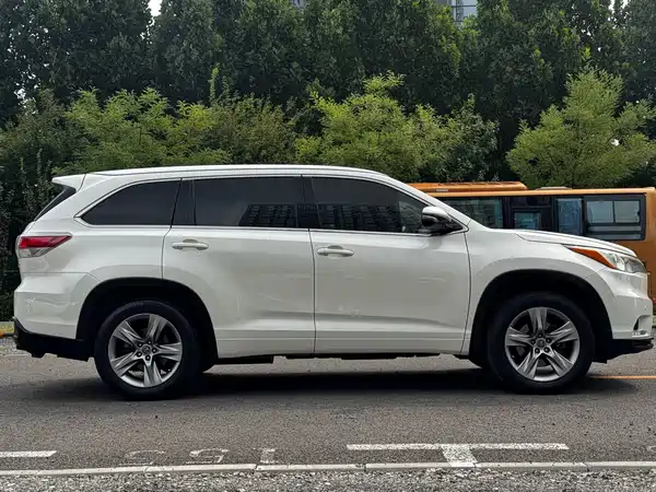 Toyota Highlander 2017