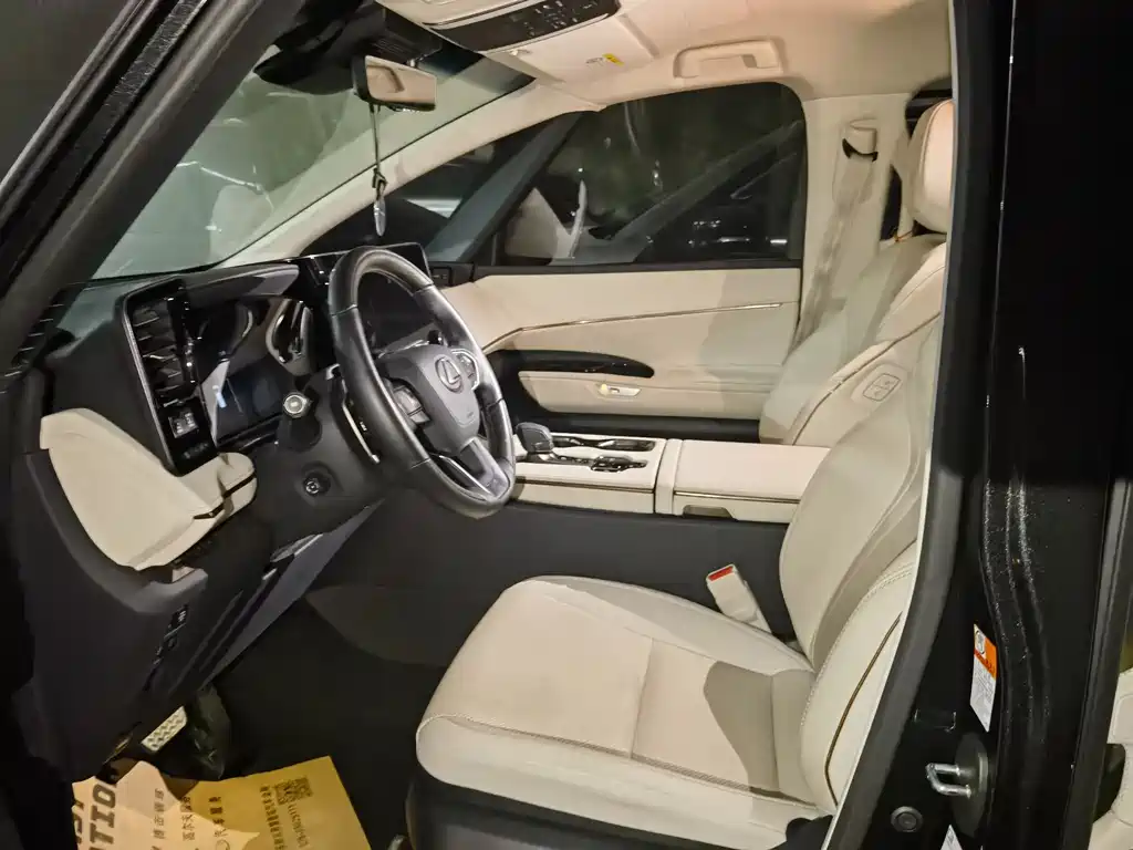 Lexus LM 2023