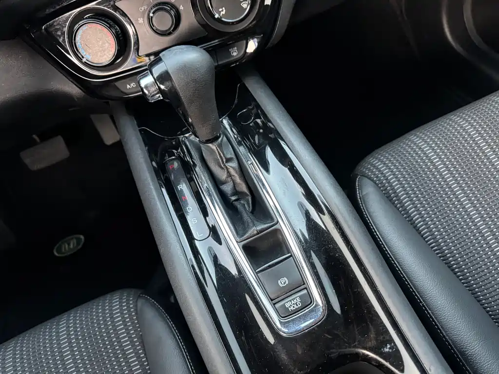 Honda Vezel 2015 — фото 12