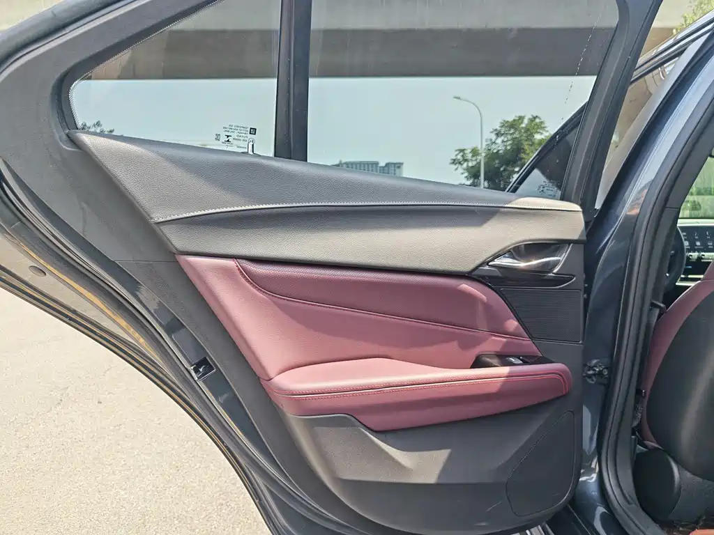 Cadillac CT4 2021 — фото 11