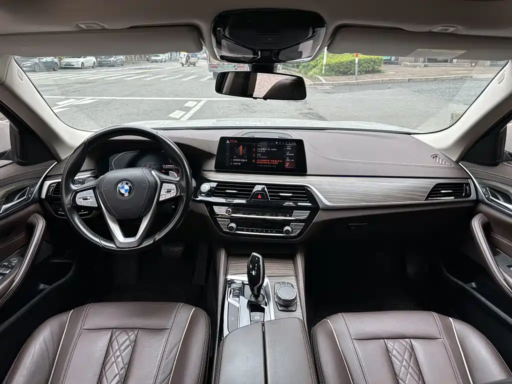 BMW 5 Series 2020 — фото 23