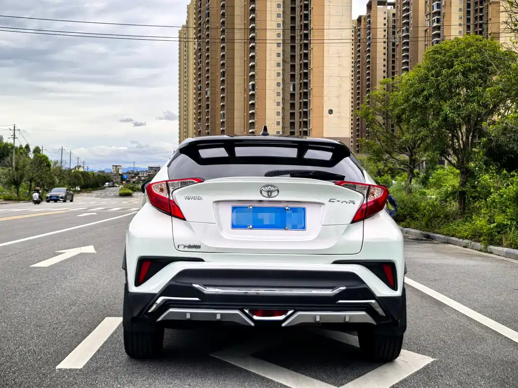 Toyota C-HR 2019 — фото 5