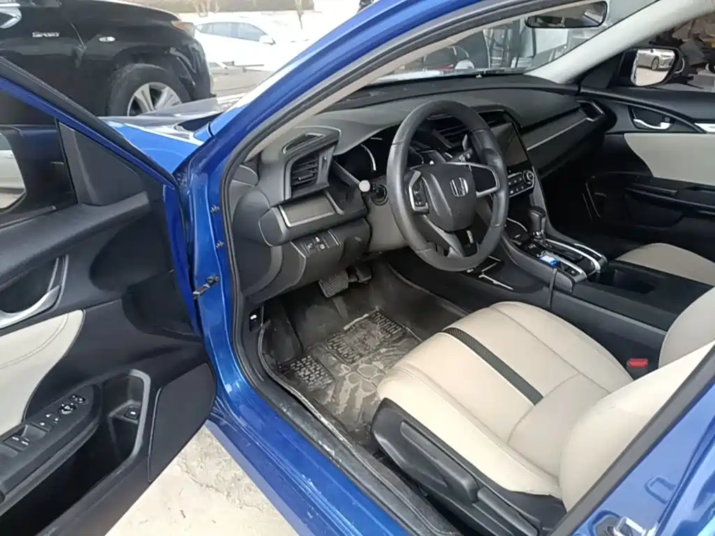 Honda Civic 2017 — фото 16