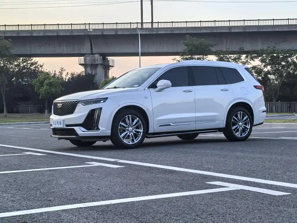Cadillac XT6 2021 — фото 1
