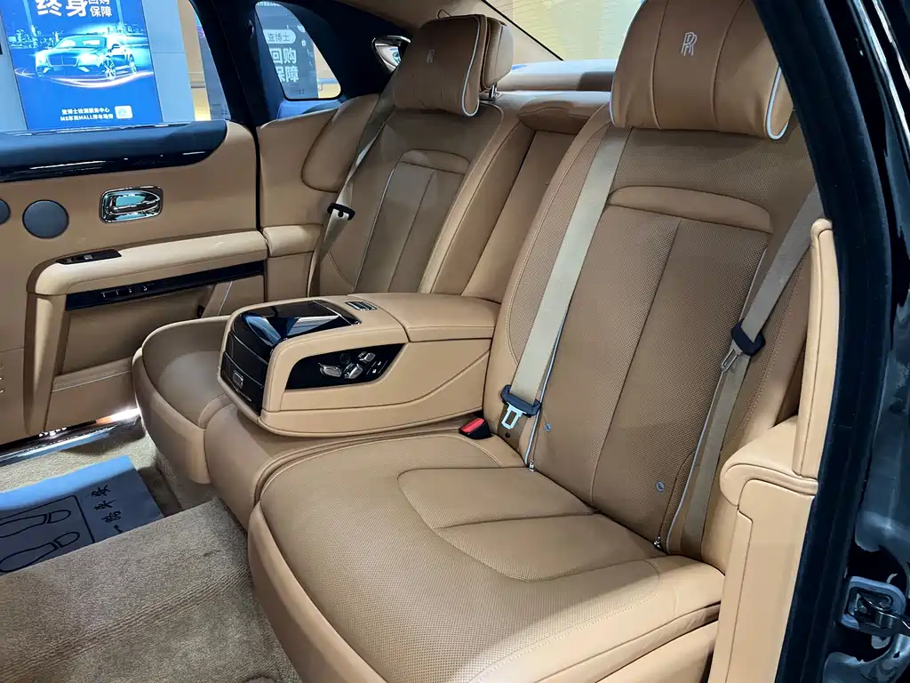 Rolls-Royce Ghost 2025 — фото 15