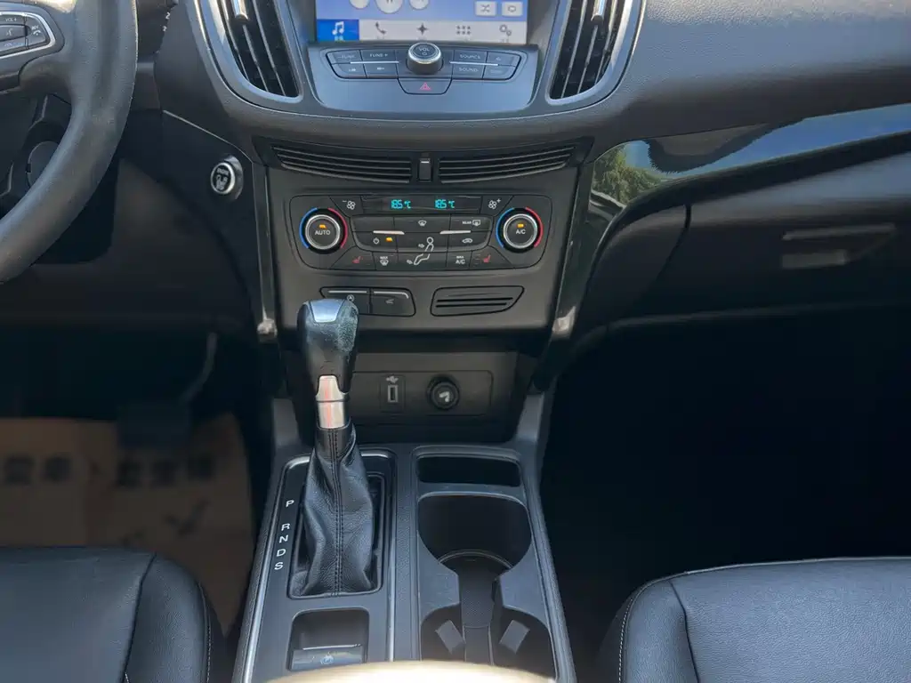 Ford Kuga 2016 — фото 13