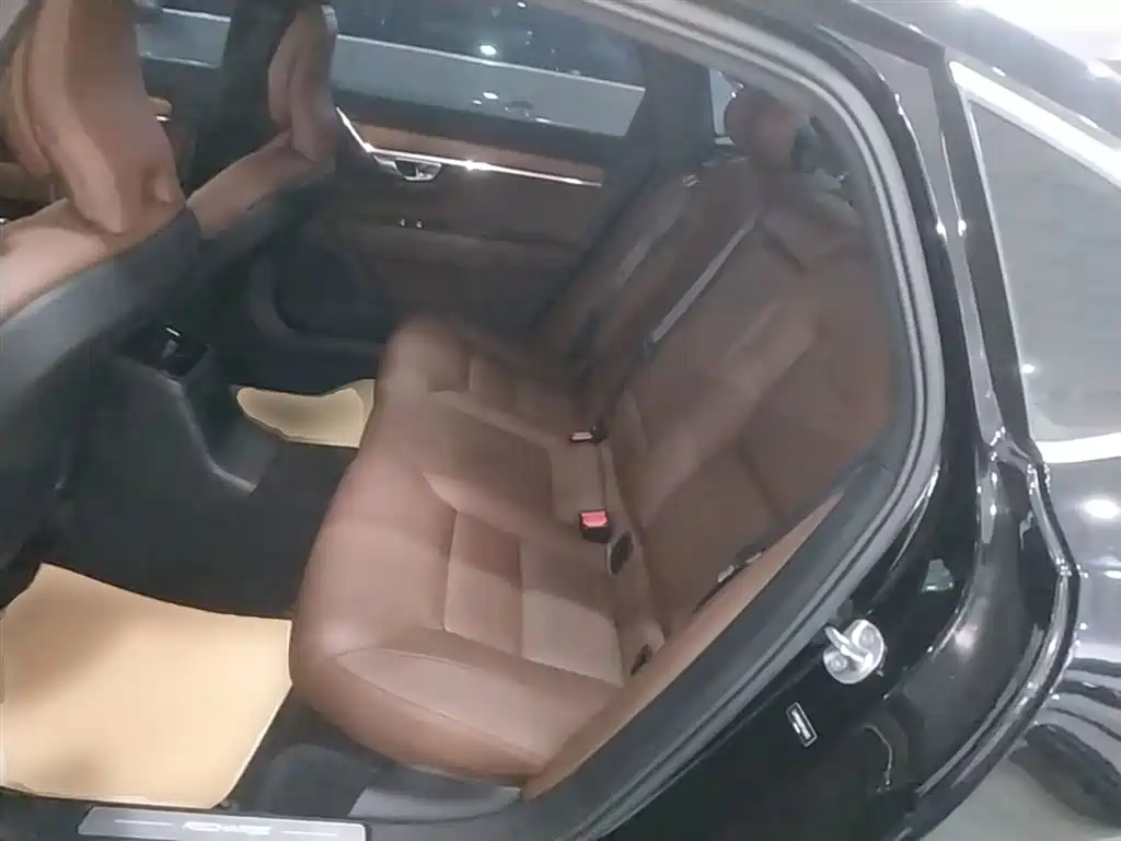 Volvo S90 PHEV 2023 — фото 17