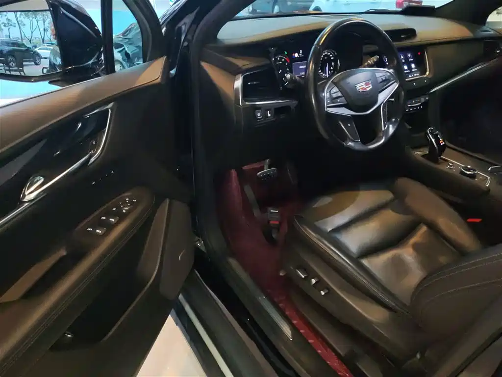Cadillac XT5 2019 — фото 12