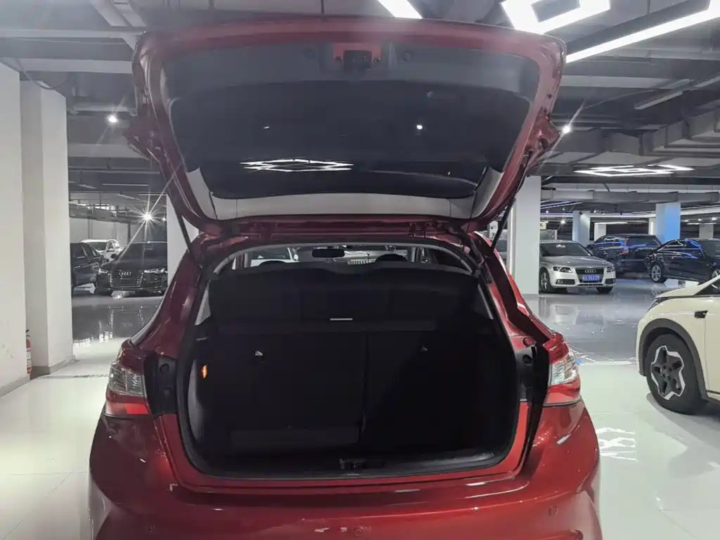 Nissan Tiida 2019 — фото 19