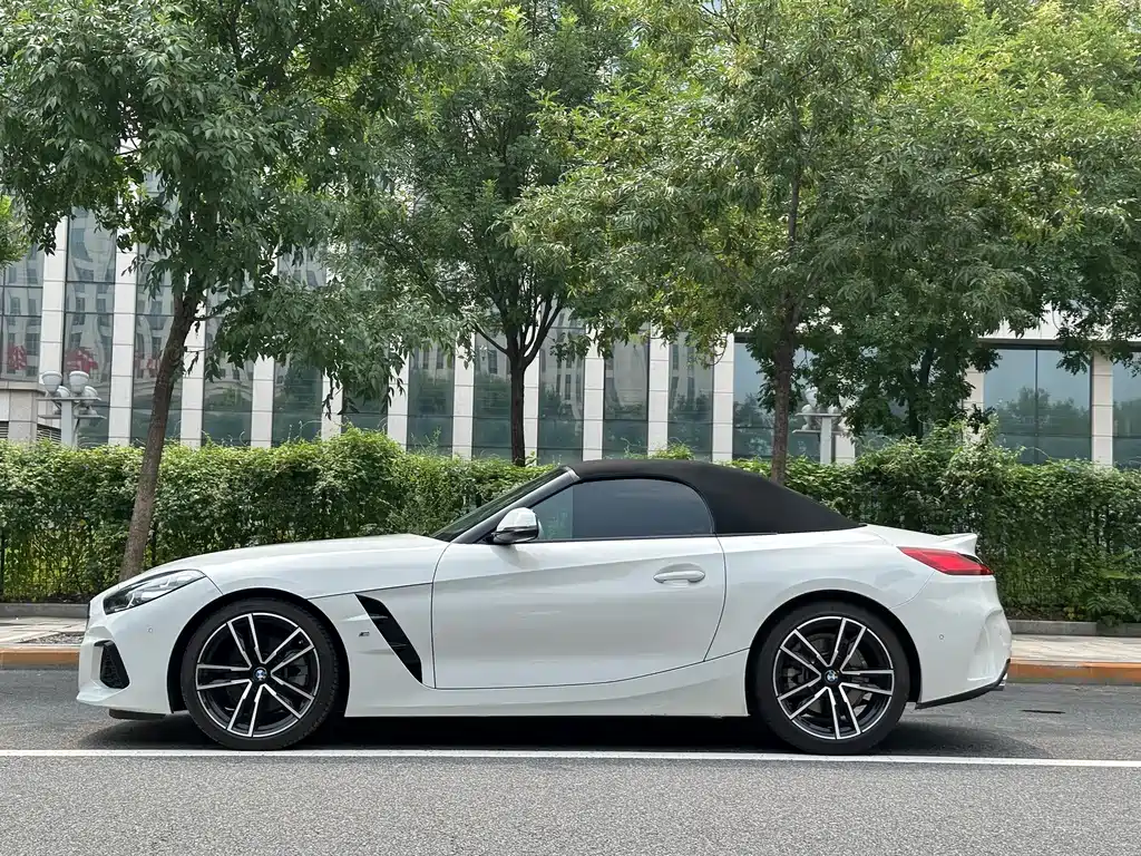 BMW Z4 2021 — фото 13