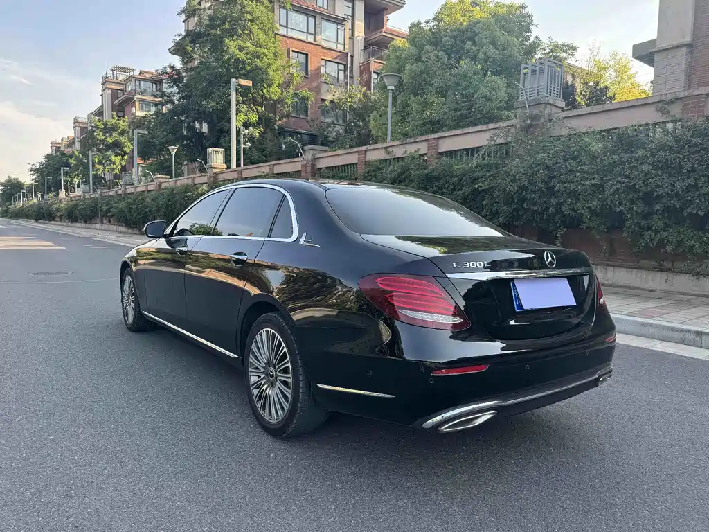 Mercedes-Benz E-Class 2020 — фото 10