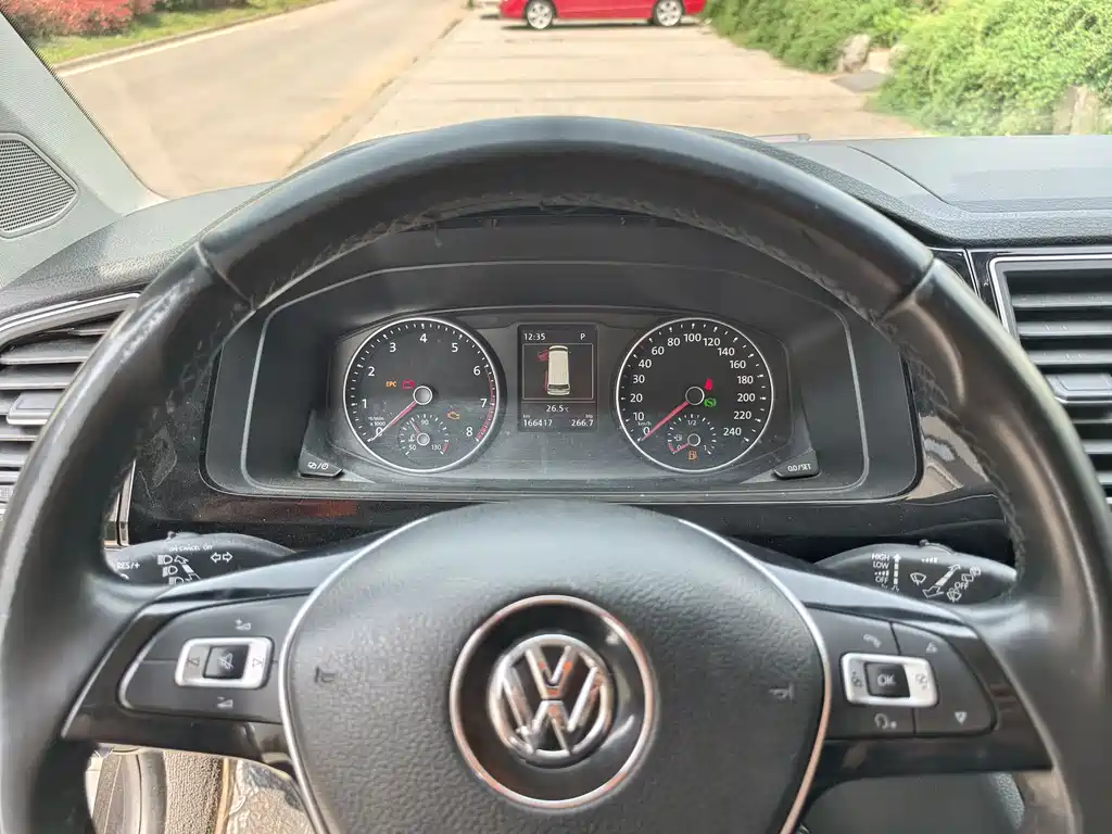 Volkswagen Multivan 2018 — фото 14