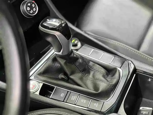 Volkswagen Sagitar 2019