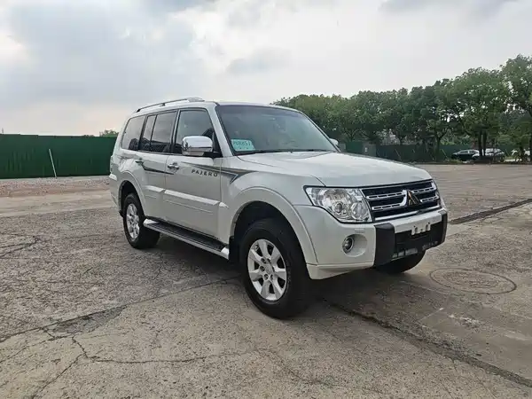 Mitsubishi Pajero 2011