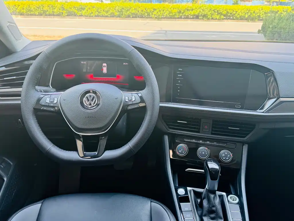 Volkswagen Sagitar 2021