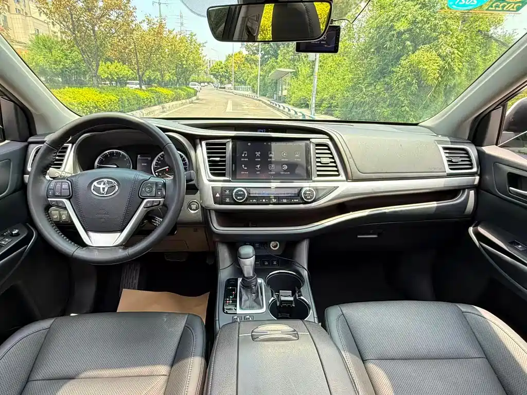 Toyota Highlander 2020 — фото 11
