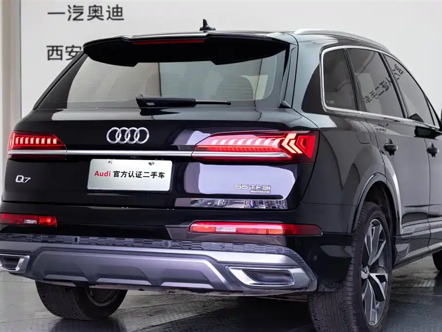 Audi Q7 2020 — фото 22