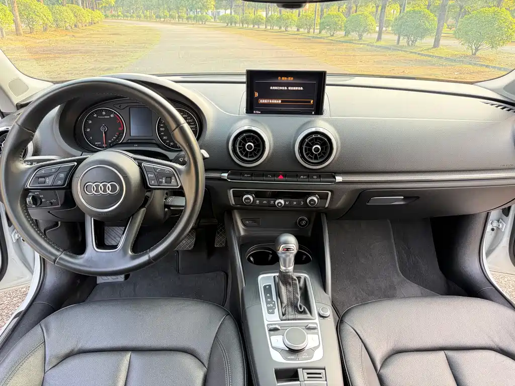 Audi A3 2018 — фото 18