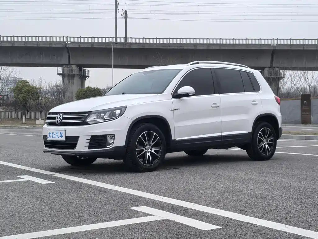 Volkswagen Tiguan 2016 — фото 1