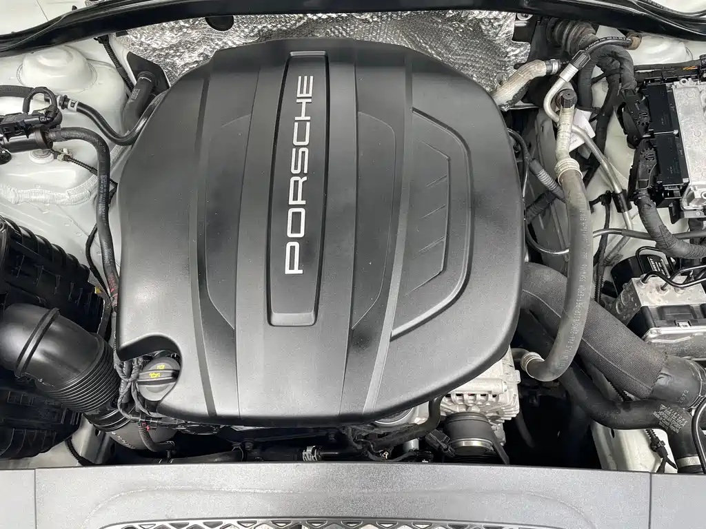 Porsche Macan 2019 — фото 23