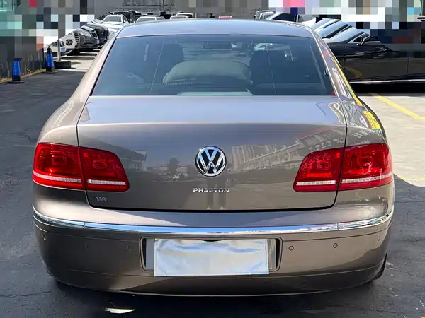 Volkswagen Phaeton 2012