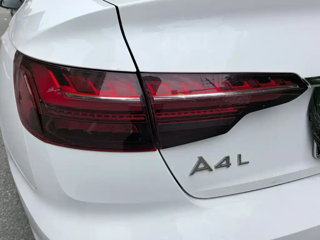 Audi A4L 2024 — фото 6
