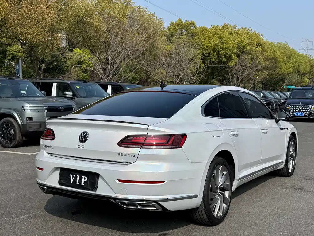 Volkswagen CC 2023 — фото 17