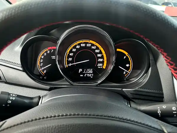 Toyota Yaris L 2022
