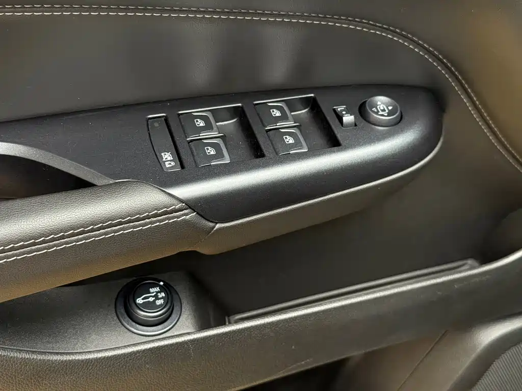 Cadillac SRX 2014 — фото 24
