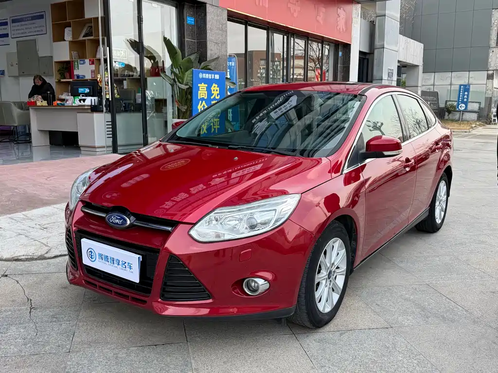 Ford Focus 2012 — фото 1