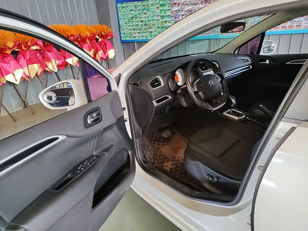 Citroën C4L 2015 — фото 16
