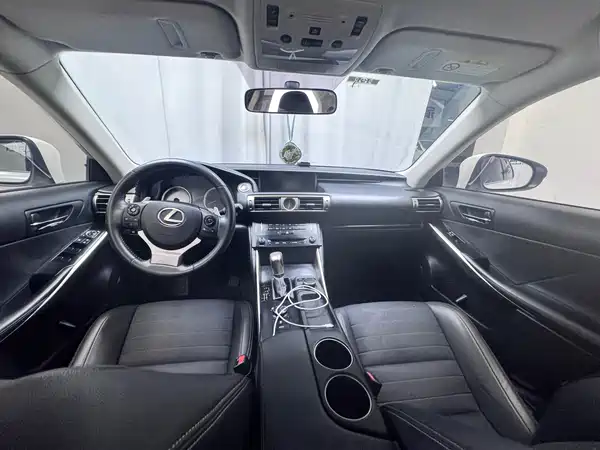 Lexus IS 2014