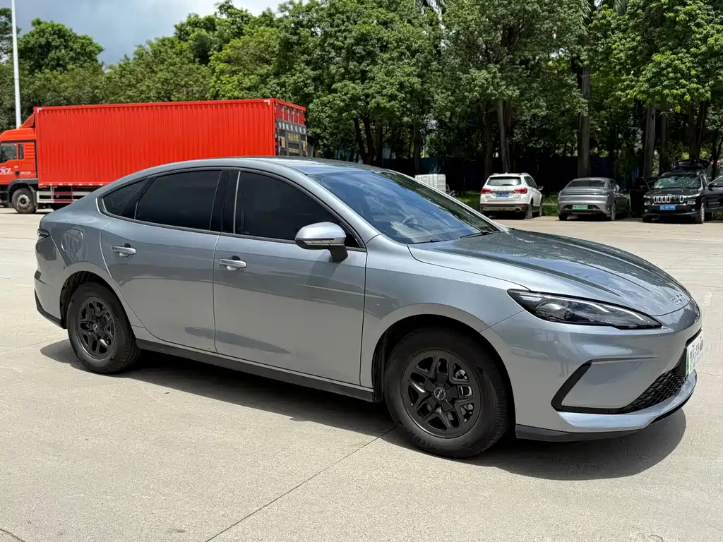 BYD Seal 05 DM-i 2025 — фото 3
