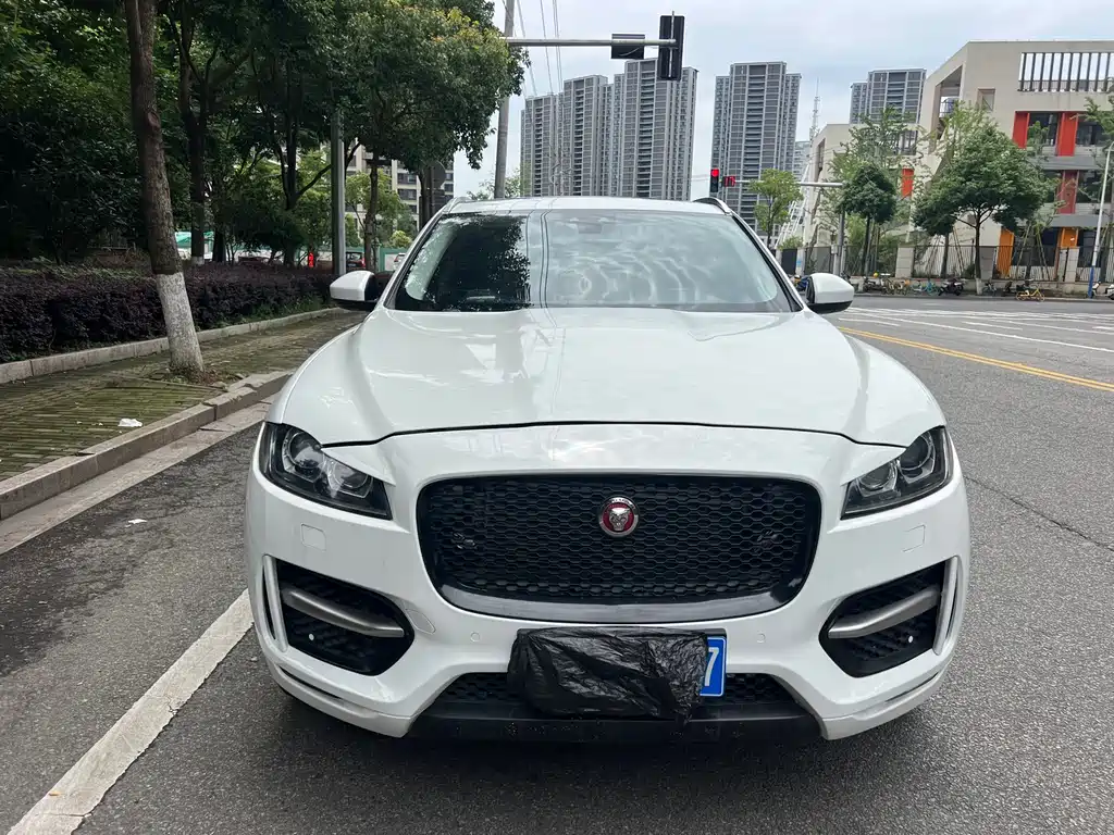 Jaguar F-PACE 2017 — фото 3
