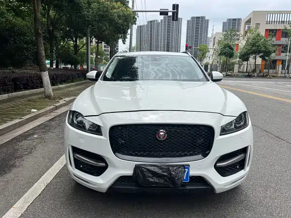 Jaguar F-PACE 2018