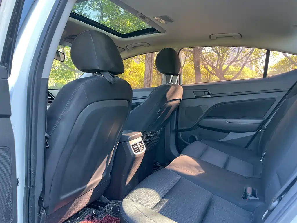 Hyundai Elantra 2019