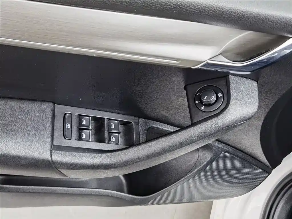 Skoda Octavia 2019 — фото 9