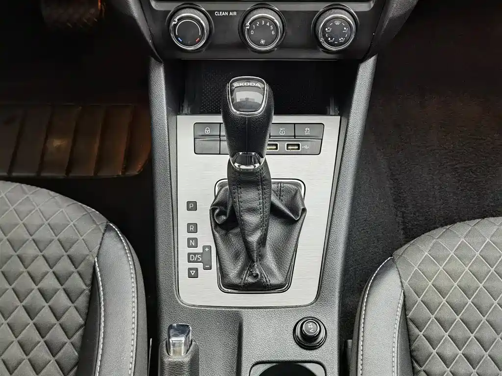 Skoda Octavia 2019 — фото 13