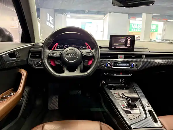 Audi A4L 2018