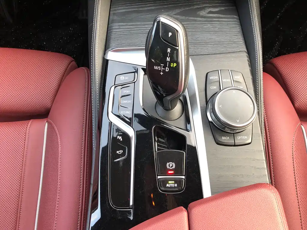 BMW 5 Series 2023 — фото 11