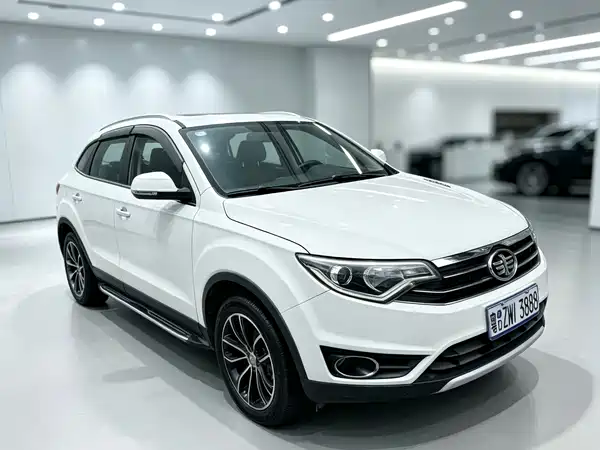 FAW Senya R7 2017