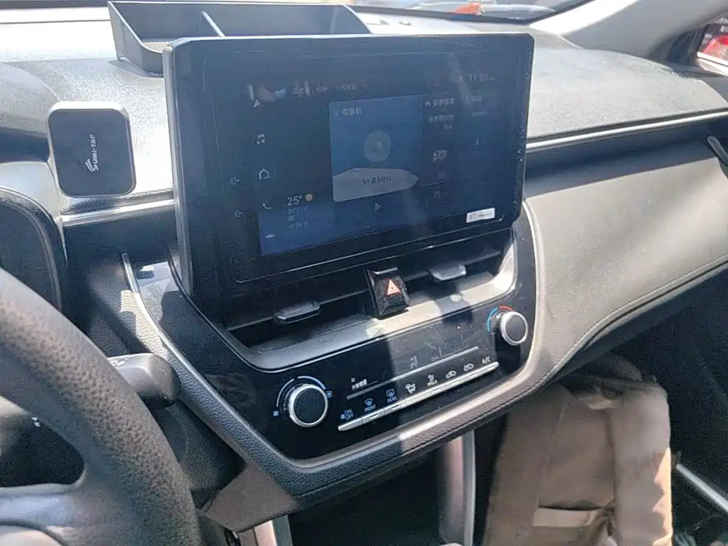 Toyota Corolla Cross 2022 — фото 13
