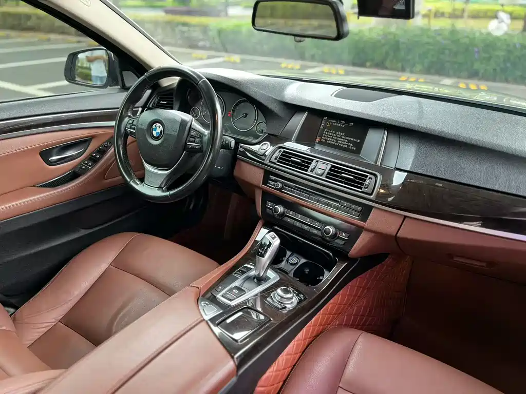 BMW 5 Series 2016 — фото 7