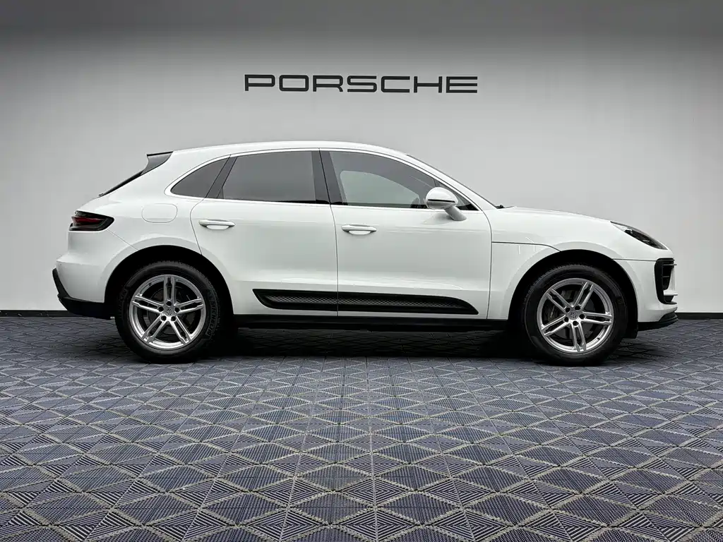 Porsche Macan 2024 — фото 15