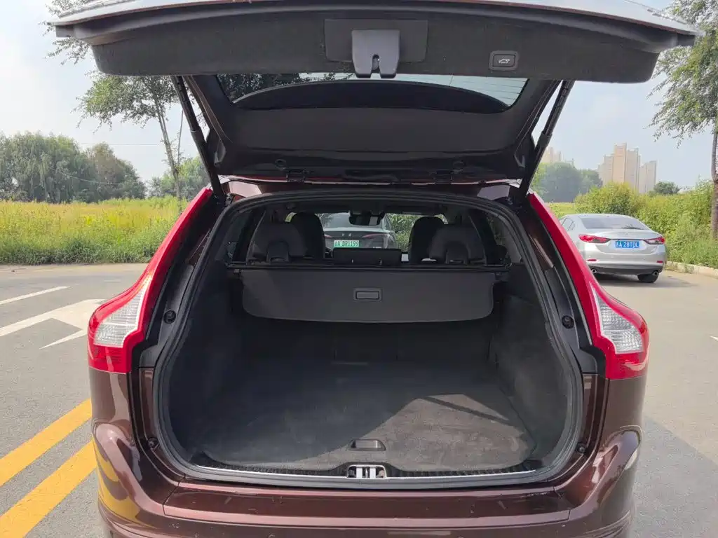 Volvo XC60 2015 — фото 19
