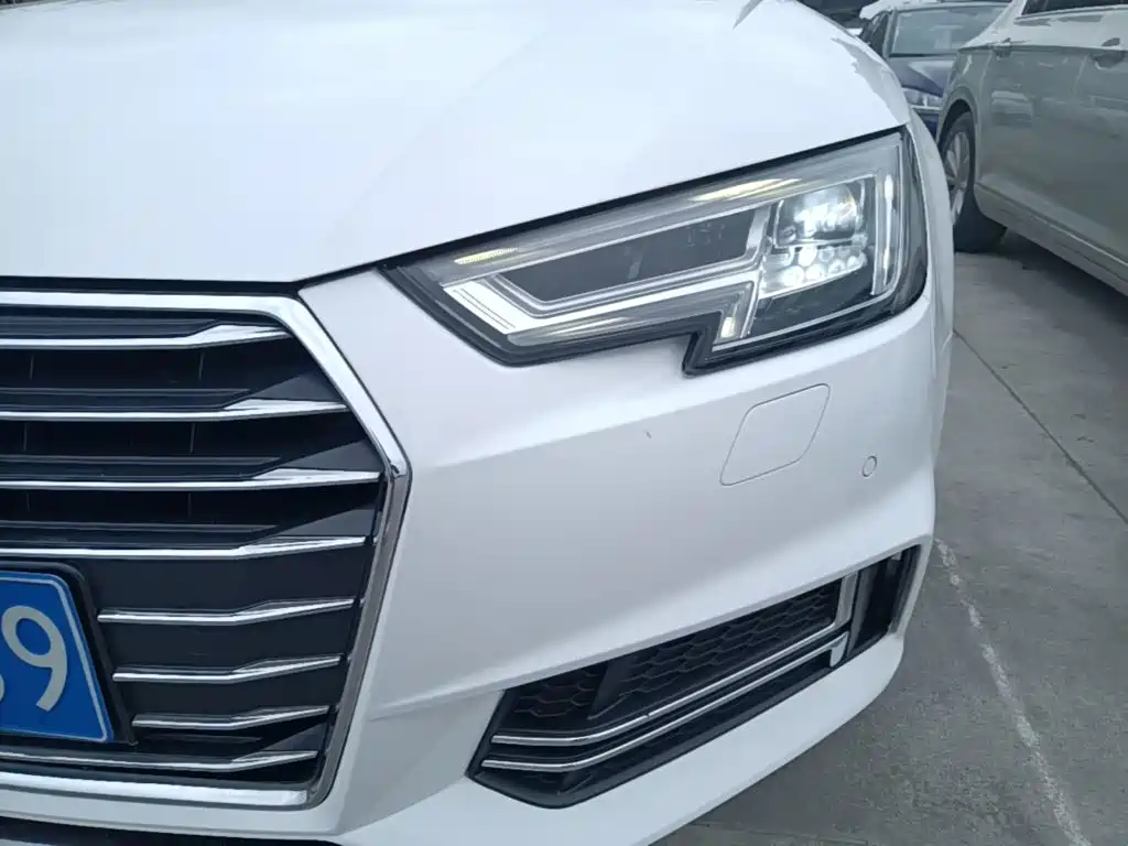 Audi A4L 2018 — фото 24